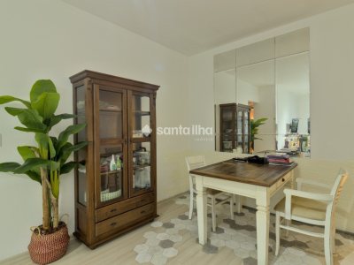 Apartamento à venda com 93m², 3 quartos, 1 suíte, 1 vaga no bairro Centro em Florianópolis - Foto 4