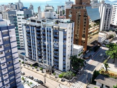 Apartamento à venda com 203m², 3 quartos, 1 suíte, 3 vagas no bairro Centro em Florianópolis - Foto 2