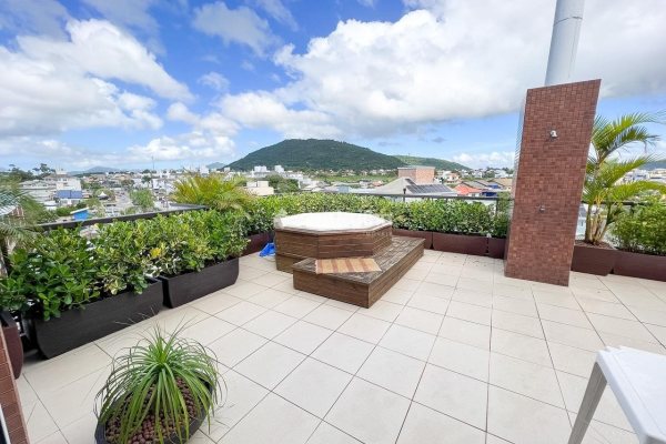 Cobertura à venda com 118m², 2 quartos, 1 suíte, 2 vagas no bairro Campeche em Florianópolis