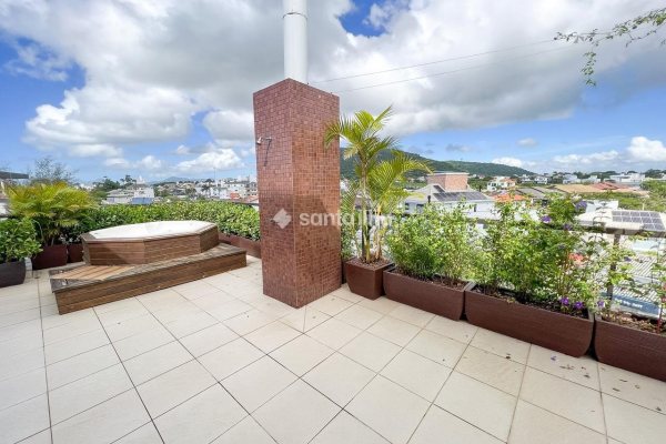 Cobertura à venda com 118m², 2 quartos, 1 suíte, 2 vagas no bairro Campeche em Florianópolis