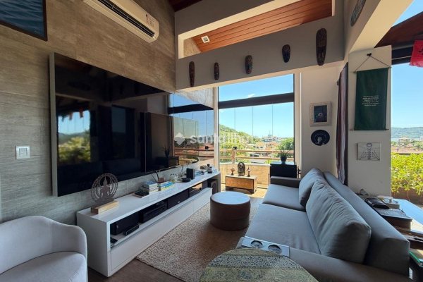 Cobertura à venda com 131m², 3 quartos, 3 suítes, 2 vagas no bairro Lagoa da Conceição em Florianópolis