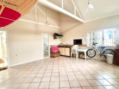 Casa à venda com 240m², 4 quartos, 2 suítes, 2 vagas no bairro Novo Campeche em Florianópolis - Foto 34