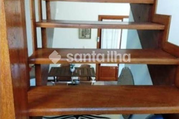 Casa à venda com 220m², 3 quartos, 1 suíte, 6 vagas no bairro Pântano do Sul em Florianópolis