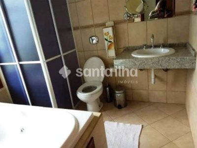 Casa à venda com 220m², 3 quartos, 1 suíte, 6 vagas no bairro Pântano do Sul em Florianópolis - Foto 5