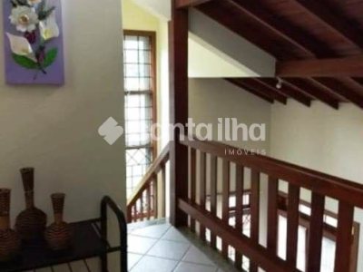 Casa à venda com 220m², 3 quartos, 1 suíte, 6 vagas no bairro Pântano do Sul em Florianópolis - Foto 11