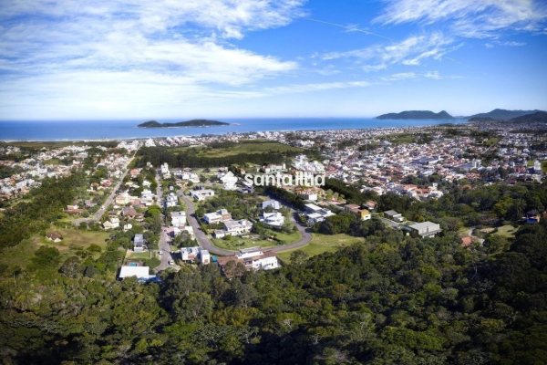 Terreno à venda com 371m² no bairro Campeche em Florianópolis