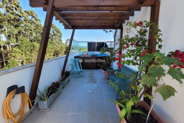 Cobertura à venda com 148m², 2 quartos, 1 suíte, 2 vagas no bairro Campeche em Florianópolis