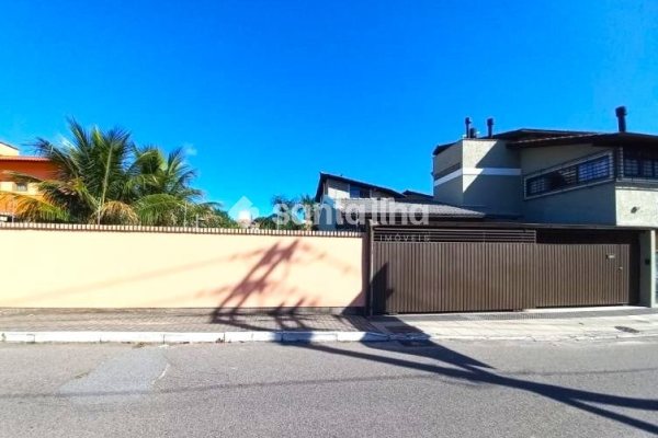 Casa para alugar com 220m², 4 quartos, 2 vagas no bairro Lagoa da Conceição em Florianópolis