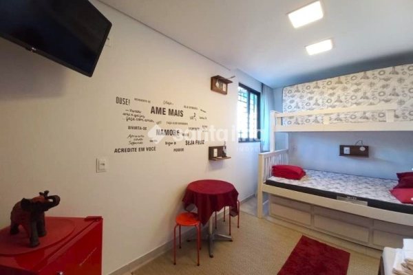 Casa para alugar com 220m², 4 quartos, 2 vagas no bairro Lagoa da Conceição em Florianópolis