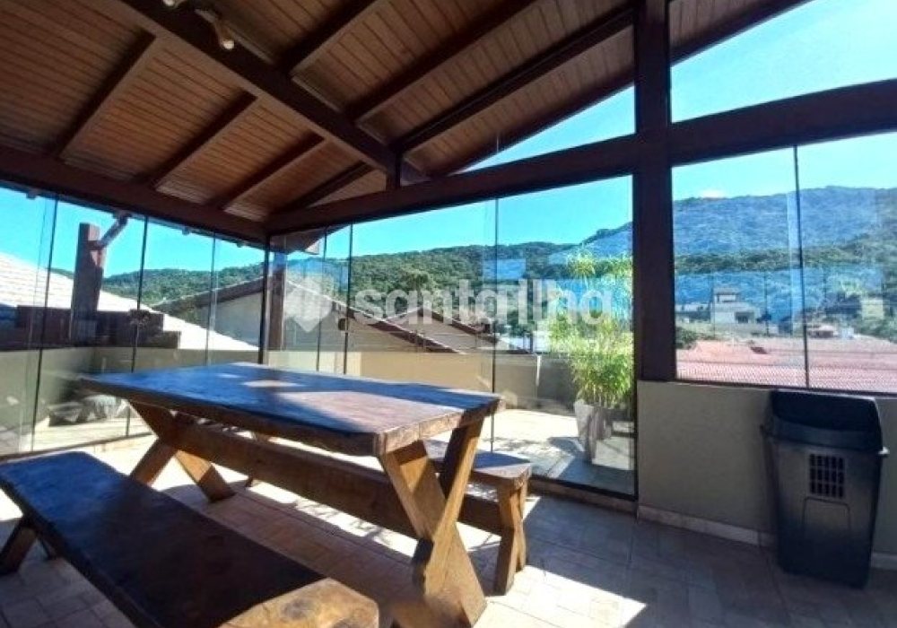 Casa para alugar com 220m², 4 quartos, 2 vagas no bairro Lagoa da Conceição em Florianópolis - Foto 1