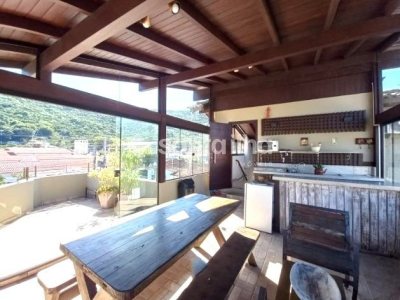 Casa para alugar com 220m², 4 quartos, 2 vagas no bairro Lagoa da Conceição em Florianópolis - Foto 12