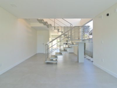 Casa à venda com 100m², 3 quartos, 1 suíte, 2 vagas no bairro Rio Tavares em Florianópolis - Foto 5