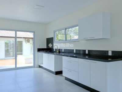Casa à venda com 100m², 3 quartos, 1 suíte, 2 vagas no bairro Rio Tavares em Florianópolis - Foto 23