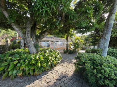 Casa à venda com 700m², 4 quartos, 4 suítes, 2 vagas no bairro Lagoa da Conceição em Florianópolis - Foto 8