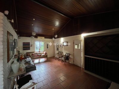 Casa à venda com 700m², 4 quartos, 4 suítes, 2 vagas no bairro Lagoa da Conceição em Florianópolis - Foto 12