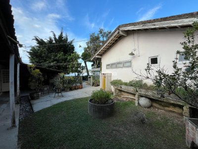 Casa à venda com 700m², 4 quartos, 4 suítes, 2 vagas no bairro Lagoa da Conceição em Florianópolis - Foto 17