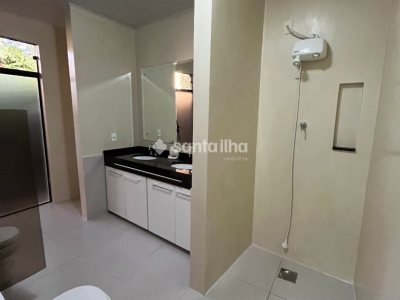 Casa à venda com 700m², 4 quartos, 4 suítes, 2 vagas no bairro Lagoa da Conceição em Florianópolis - Foto 23
