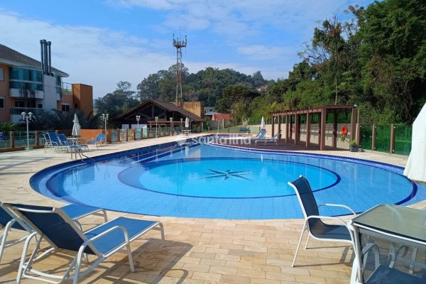 Apartamento à venda com 89m², 2 quartos, 1 suíte, 1 vaga no bairro Carvoeira em Florianópolis