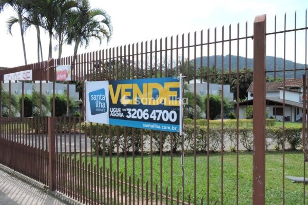 Terreno à venda com 3.200m² no bairro Rio Tavares em Florianópolis