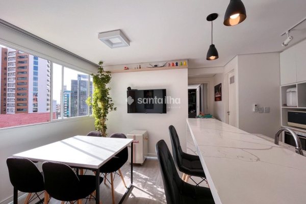 Apartamento à venda com 71m², 2 quartos, 1 suíte no bairro Centro em Florianópolis
