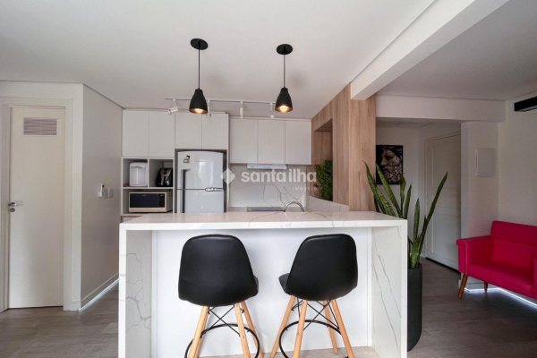 Apartamento à venda com 71m², 2 quartos, 1 suíte no bairro Centro em Florianópolis