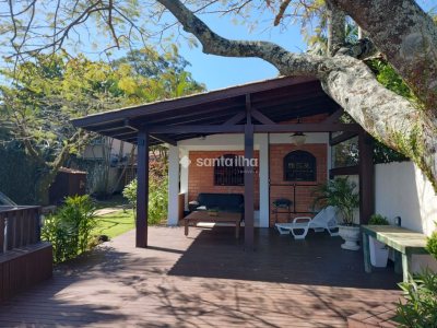 Casa à venda com 202m², 5 quartos, 1 suíte, 3 vagas no bairro Lagoa da Conceição em Florianópolis - Foto 3