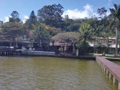 Casa à venda com 202m², 5 quartos, 1 suíte, 3 vagas no bairro Lagoa da Conceição em Florianópolis - Foto 10