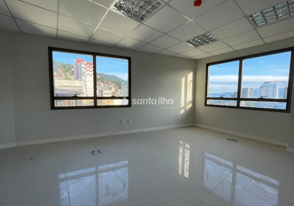 Sala/Conjunto à venda com 29m² no bairro Centro em Florianópolis - Foto 1