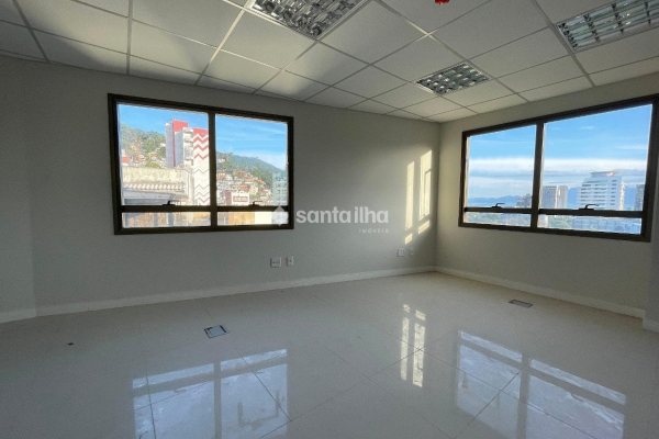 Sala/Conjunto à venda com 29m² no bairro Centro em Florianópolis