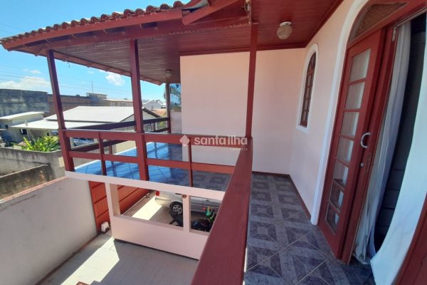 Casa à venda com 120m², 5 quartos, 1 suíte, 2 vagas no bairro Tapera em Florianópolis