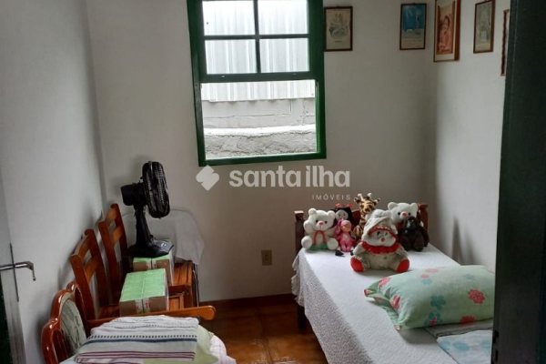 Casa à venda com 115m², 4 quartos, 3 vagas no bairro Costeira do Pirajubaé em Florianópolis