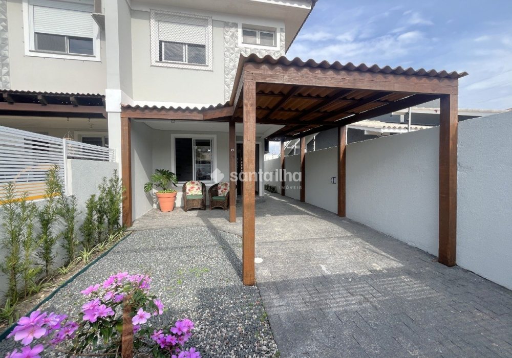 Casa para alugar com 137m², 3 quartos, 1 suíte, 2 vagas no bairro Campeche em Florianópolis - Foto 1