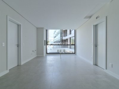 Apartamento à venda com 71m², 2 quartos, 1 suíte, 1 vaga no bairro Jurerê em Florianópolis - Foto 2