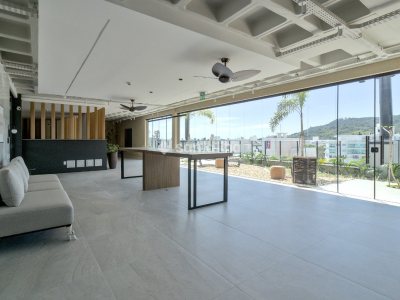 Apartamento à venda com 71m², 2 quartos, 1 suíte, 1 vaga no bairro Jurerê em Florianópolis - Foto 14