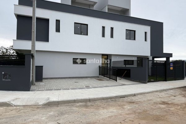 Casa à venda com 125m², 2 quartos, 2 suítes, 1 vaga no bairro Ribeirão da Ilha em Florianópolis
