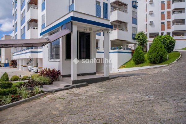 Apartamento à venda com 47m², 1 quarto, 1 vaga no bairro Carvoeira em Florianopolis