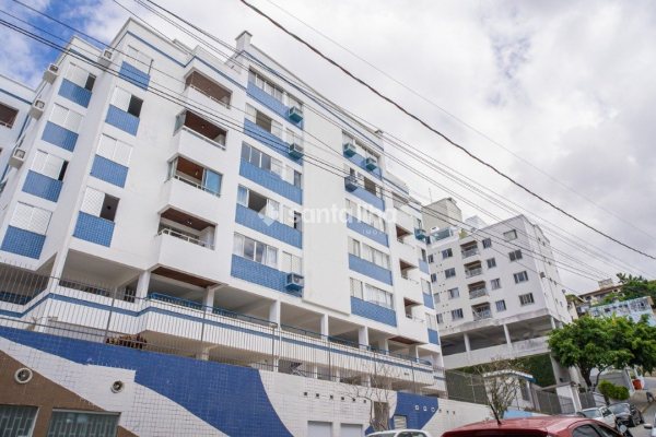 Apartamento à venda com 47m², 1 quarto, 1 vaga no bairro Carvoeira em Florianopolis
