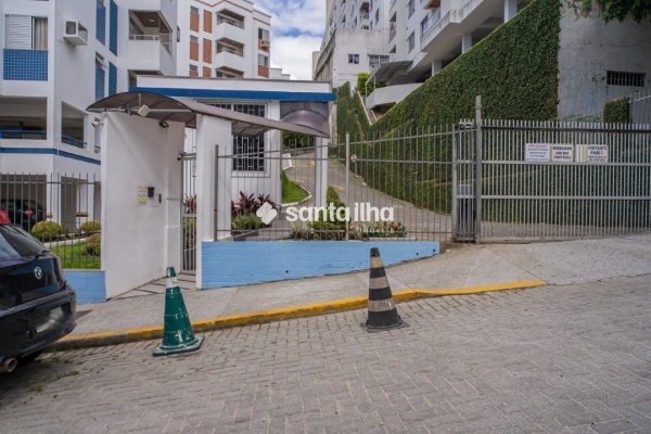 Apartamento à venda com 47m², 1 quarto, 1 vaga no bairro Carvoeira em Florianopolis
