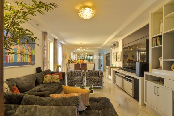 Apartamento à venda com 180m², 3 quartos, 3 suítes, 2 vagas no bairro Agronômica em Florianópolis