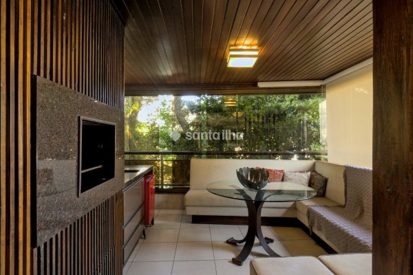 Apartamento à venda com 180m², 3 quartos, 3 suítes, 2 vagas no bairro Agronômica em Florianópolis