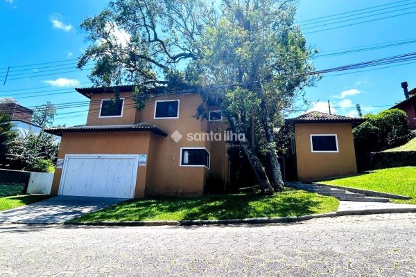 Casa em Condomínio à venda com 311m², 4 quartos, 4 suítes, 2 vagas no bairro Rio Tavares em Florianópolis