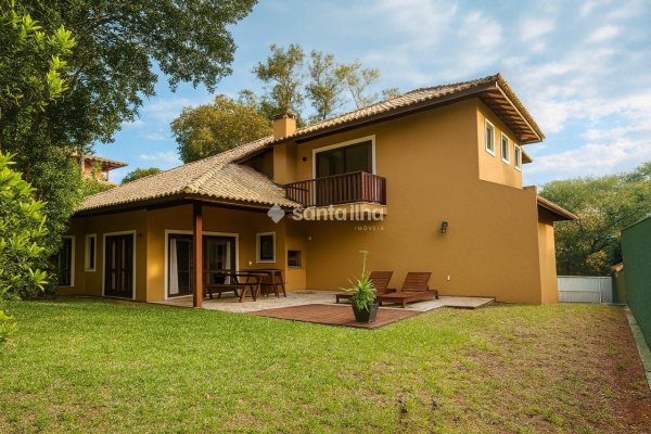 Casa em Condomínio à venda com 311m², 4 quartos, 4 suítes, 2 vagas no bairro Rio Tavares em Florianópolis