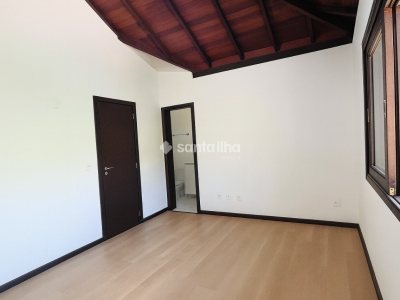 Casa em Condomínio à venda com 311m², 4 quartos, 4 suítes, 2 vagas no bairro Rio Tavares em Florianópolis - Foto 18
