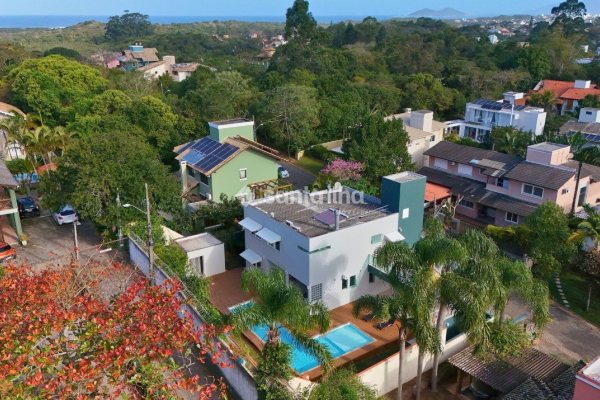 Casa em Condomínio à venda com 280m², 3 quartos, 3 suítes, 2 vagas no bairro Rio Tavares em Florianópolis