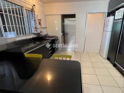 Casa à venda com 220m², 5 quartos, 2 suítes, 4 vagas no bairro Rio Tavares em Florianópolis - Foto 9