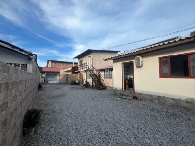 Casa à venda com 226m², 7 quartos, 7 vagas no bairro Campeche Central em Florianópolis - Foto 19