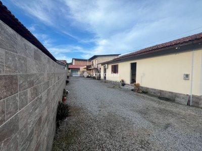Casa à venda com 226m², 7 quartos, 7 vagas no bairro Campeche Central em Florianópolis - Foto 20