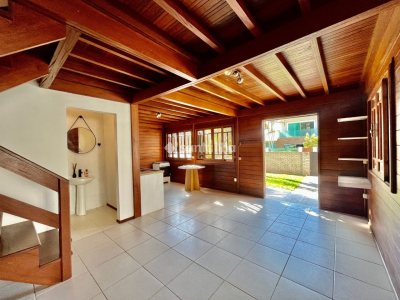 Casa para alugar com 100m², 3 quartos, 1 suíte, 1 vaga no bairro Campeche em Florianópolis - Foto 9