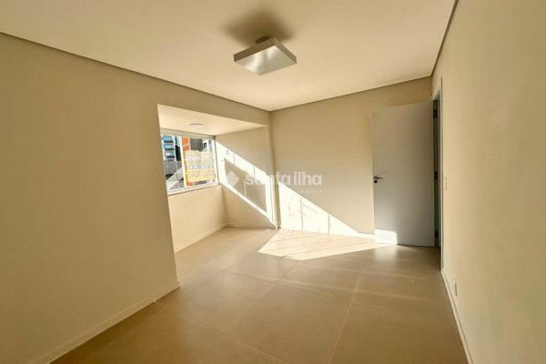 Apartamento à venda com 60m², 2 quartos, 1 vaga no bairro Centro em Florianópolis