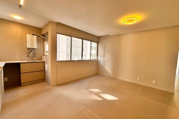 Apartamento à venda com 60m², 2 quartos, 1 vaga no bairro Centro em Florianópolis